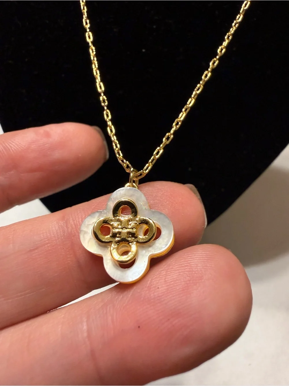 Auth NEW Tory Burch Gold Mother of Pearl Kira Clover Flower Pendant Necklace